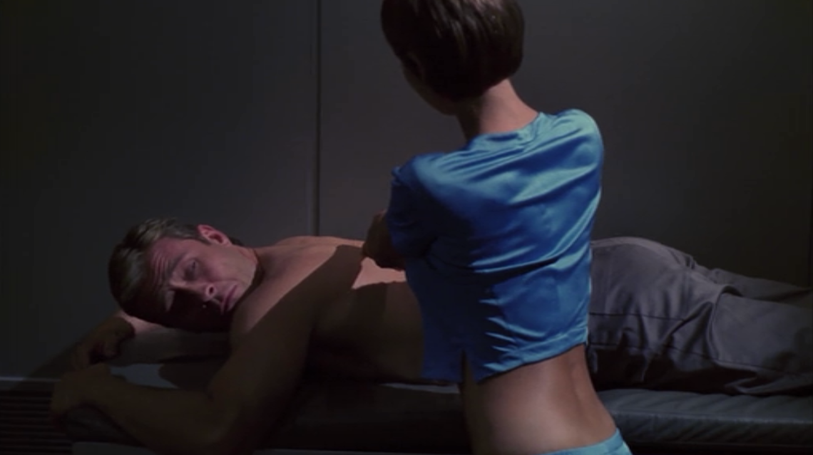 There’s another T’Pol/Trip neuropressure session.