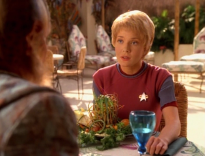 Kes tells Neelix that they should spend time apart
