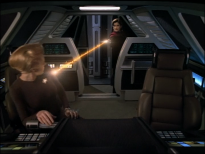 Janeway shoots Seven and steals a shuttle!